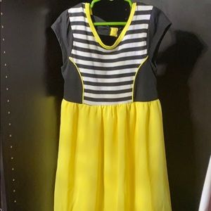 Medium yellow and black dress size medium